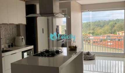 Sobrado com 2 suítes, 1 vaga, 114m2 no Jardim Regina