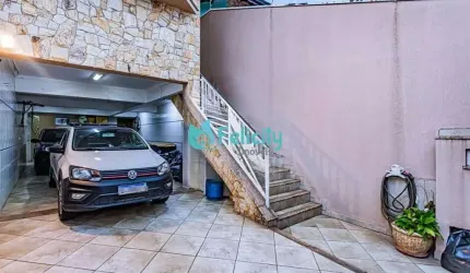 Sobrado com 3 dorms, 2 suítes, 5 vagas, 218m2 no Parque São Domingos