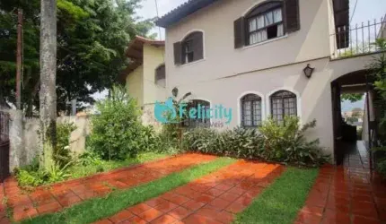 Sobrado com 3 dorms, 1 suíte, 3 vagas, 132m2 no Parque Maria Domitila