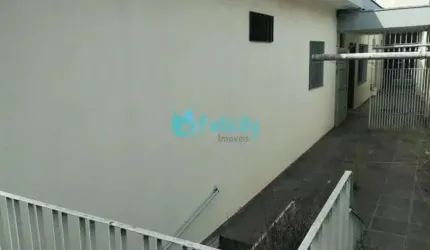 Sobrado com 2 suítes, edícula, 205m2 na Vila Ipojuca