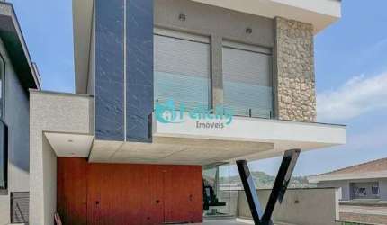 Casa de Condomínio com 3 suítes, 6 vagas, 265m2 em Alphaville