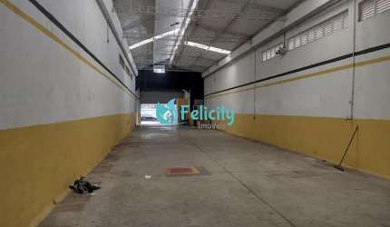 Galpão com 414m2, 2 banheiros, 2 vagas na Vila Hamburguesa