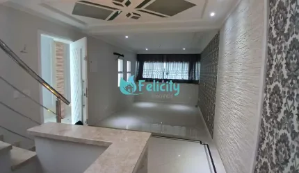 Sobrado com 3 dorms, 4 vagas, 158m2 no Parque São Domingos