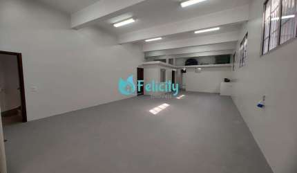 Prédio comercial com 490m2, 2 salas, 3 vagas no Jardim Santo Elias