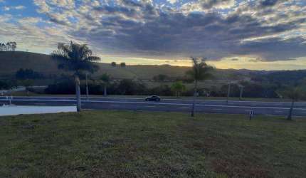 Belo terreno no Cond. Quinta dos Lagos