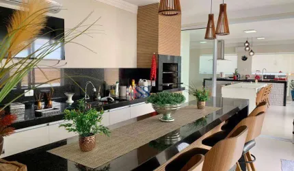 Casa com piscina ideal para quem quer conforto e beleza perto da praia
