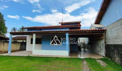 Casa com amplo quintal, ideal para quem busca espaço e tranquilidade na praia
