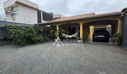 Linda casa com excelente localização no Pontal Santa Marina em Caragua