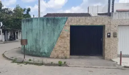 Casa à venda em rua pública, CIDADE UNIVERSITÁRIA , Maceió, AL