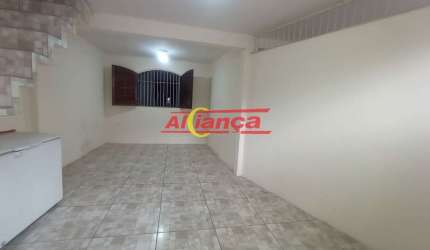 Sobrado para alugar, 4 quartos, sendo 1 suíte e 1 vaga, 250m²,Cidade Parque Alvorada-R$ 2.800,00