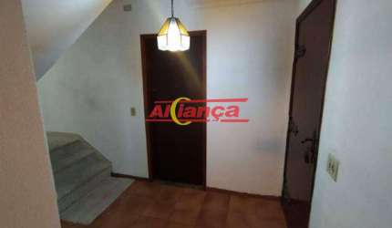 Sobrado para alugar, 4 quartos sendo 1 suíte e 4 vagas, 218m², Vila Rosália- Guarulhos por R$ 5.000