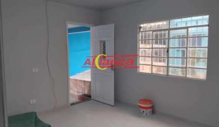 Casa para alugar com 2 quartos, 1 vaga de garagem - Centro - Guarulhos por R$: 2.800,00