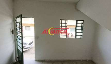 Casa com 2 dormitórios para alugar, 71,16 m² - Jardim Diogo - Guarulhos/SP  por R$ 1.487,82