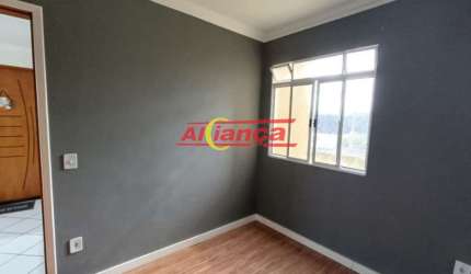 Apartamento com 2 dormitórios para alugar,  42m² - Bonsucesso - Guarulhos/SP por R$ 1.300,00