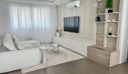 APARTAMENTO FINAMENTE  MOBILIADO, EQUIPADO E DECORADO