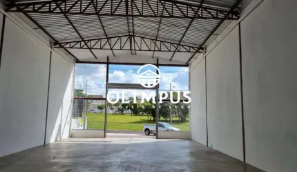 Excelente galpão de 300m² que pode ser revestido para loja.