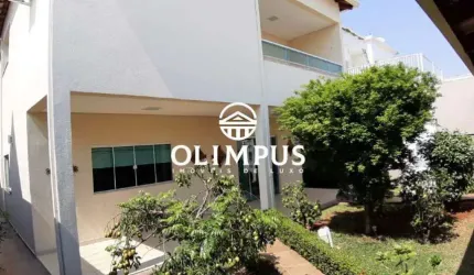 Linda casa de 300m² construída em 2 pavimentos com excelente acabamento.