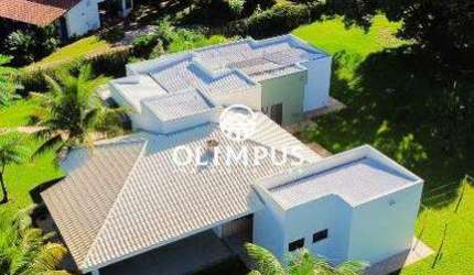 Casa no condomínio Morada do Sol com área territorial de 5.123,29 m² e área construída averbada de 450,00 m².