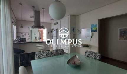 Linda casa de 175m² com excelente acabamento, dispõe de ótima localização.
