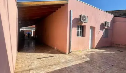 3 Dormts., WC. Social, Sala, Coz, A.S. Edicula  2 Comodos, WC., Area gourmet, Quintal, 5 Vagas . Ótima localização, comércios, UPA e av. Ario Barnabe