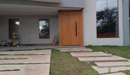 Lindo imóvel terreo, condominio Parque Gran Reserve com 3 suítes, Sala ampla, Cozinha, Piscina, area de serviço, garagem coberta para 2 carros.