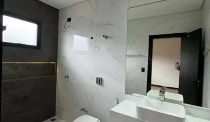 ?✨  Oportunidade Imperdível: Casa Térrea de Esquina à Venda com Amplo Espaço! ✨?