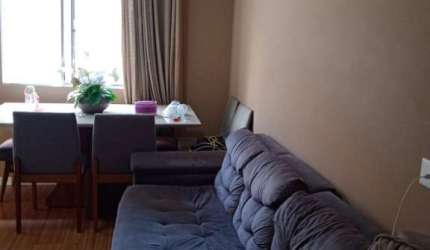 CASA COM 2 DORMITÓRIOS, COM CASAS NO FUNDO NO METRO PRAÇA DA ARVORE !!