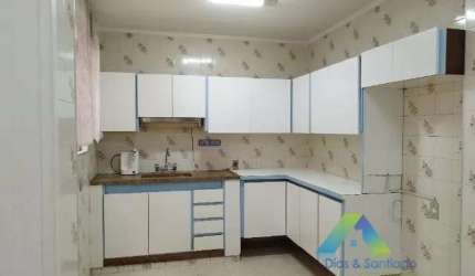 Sobrado a venda no Ipiranga com 03 quartos.