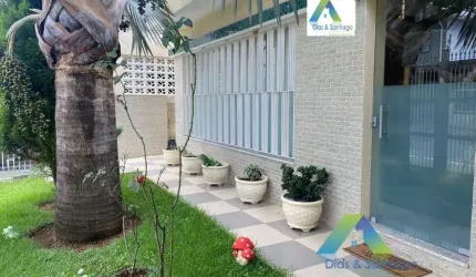 Casa de alto padrão e fino acabamento com 360m² em região privilegiada na região do Jardim da Saúde!