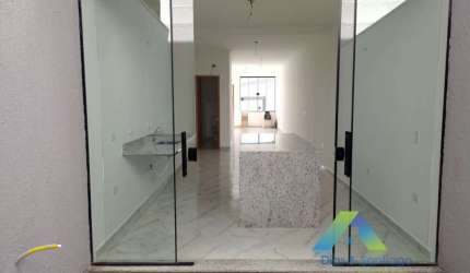 Lindo e novo sobrado com 125 m² em 3 dormitórios, 1 suíte e 2 vagas.