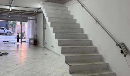 Prédio Comercial com 3 salas e 2 banheiros para Alugar em Pinheiros!!