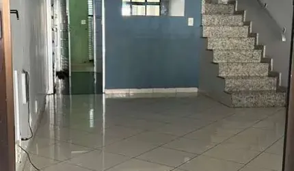 Sobrado Padrão com 100m² com 3 dorms, 1 vaga coberta, quintal em  localização privilegiada no Sacomã/Zsul