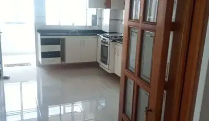 OPORTUNIDADE Apartamento 117 metros, 3 dormitórios, sala 2 ambientes, sem elevador com ótimo salão de festa, 1 vaga localização privilegiada .