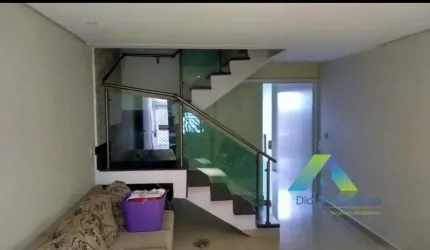 Lindo sobrado 176 metros, 3 dormitórios, sendo 1 suíte, espaço gourmet, 2 vagas com ótima localização e valor !