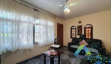 Casa à venda com 180m², 4 quartos e 2 vagas