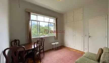 Apartamento para locação de 2 quartos mobiliado no Alto, Teresópolis/RJ.