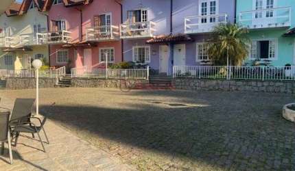 Casa com 2 suítes em condomínio na Ermitage - Teresópolis/RJ.