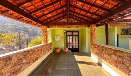 Casa com 3 quartos sendo 2 suítes, 227 m² no Parque do Ingá- Teresópolis/RJ