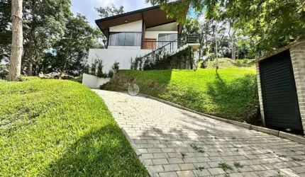 Casa nova com 3 quartos sendo 1 suíte em Vargem Grande - Teresópolis/RJ.