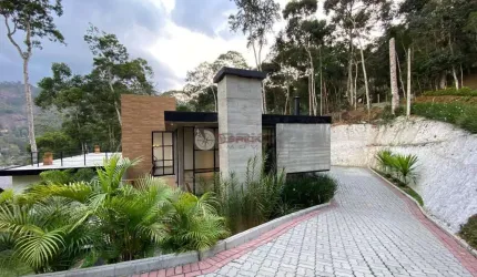 Casa com 3 quartos sendo 1 suíte e 2 suítes canadenses, 250 m² no Parque do Imbuí - Teresópolis/RJ