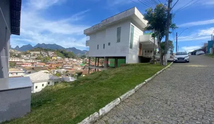 Terreno em declive com 250 m² na Tijuca - Teresópolis/RJ