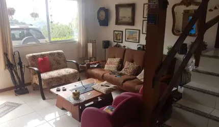 Casa com 3 quartos sendo 1 suíte, 95 m² na Cascata dos Amores - Teresópolis/RJ.
