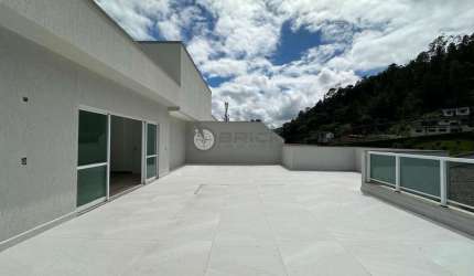 Cobertura linear com 2 suítes, 120 m² na Pimenteiras - Teresópolis/RJ.
