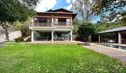 Casa à venda com 5 quartos sendo 2 suítes, 1.400 m² de terreno no Parque do Imbuí - Teresópolis/RJ.