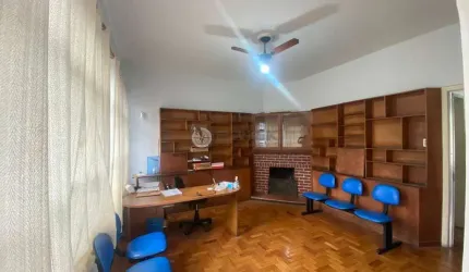 Casa para locação comercial com 3 quartos, 71.22 m² na Várzea - Teresópolis/RJ.