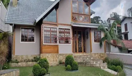Exclusiva casa com 3 quartos sendo 1 suíte no Comary, Teresópolis/RJ