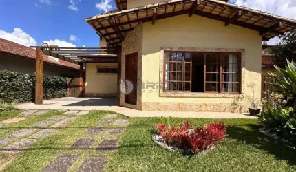Casa com 4 quartos sendo 1 suíte em condomínio na Cascata do Imbuí - Teresópolis/RJ.