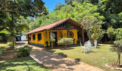 Sítio à venda com 8 quartos sendo 3 suítes, 52 mil m² de terreno na Colônia Alpina - Teresópolis/RJ.