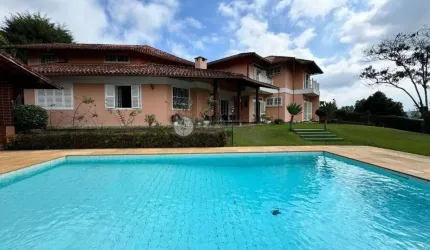 Casa para venda com 5 quartos e terreno de mais de 1.100 m³ em Albuquerque, Teresópolis/RJ.