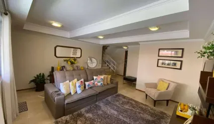 Casa à venda com 4 quartos sendo 2 suítes em condomínio em Araras - Teresópolis/RJ.